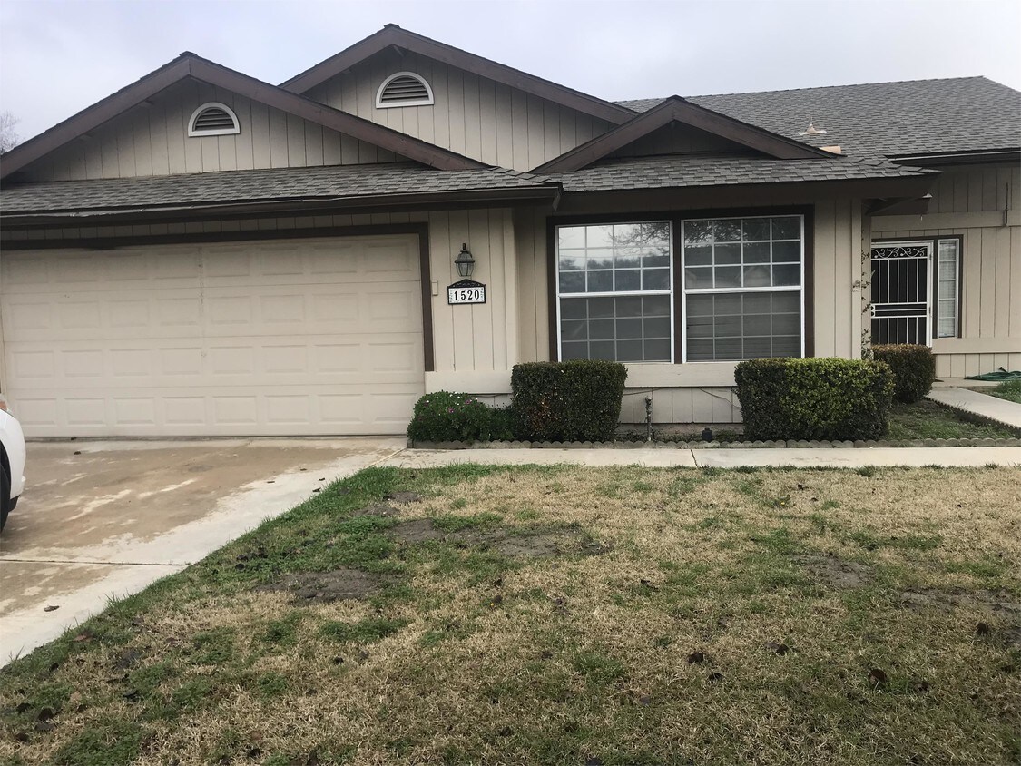 1520 Belinda Dr, Lemoore, CA 93245 House Rental in Lemoore, CA