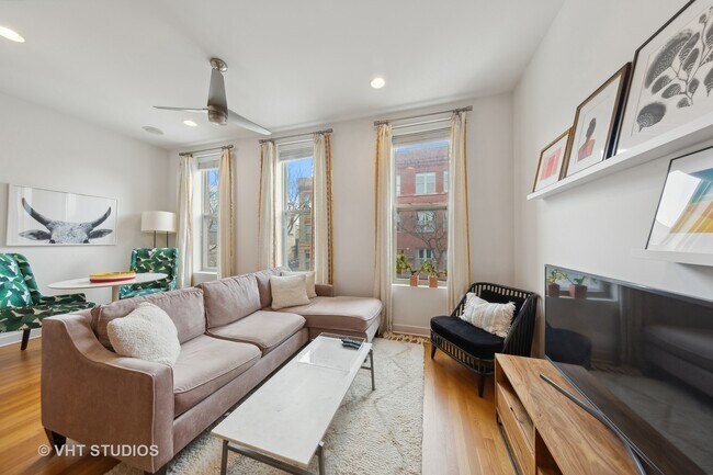Foto del edificio - 1702 N Damen Ave