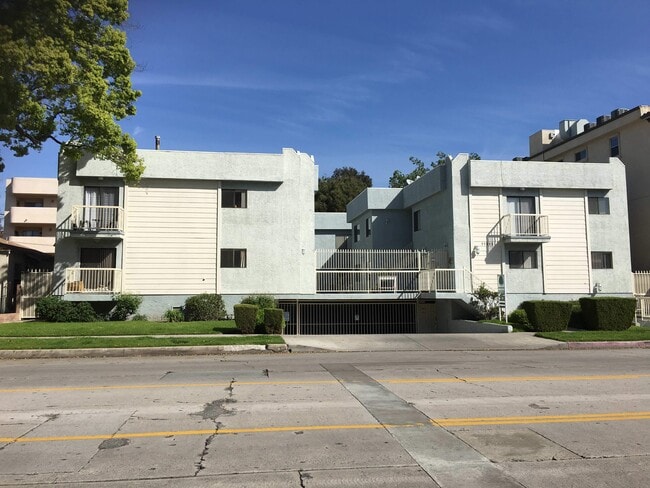 Building Photo - 11215 Camarillo St