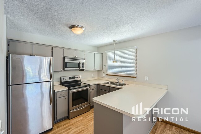 Foto del edificio - 7030 Sherwood Rd