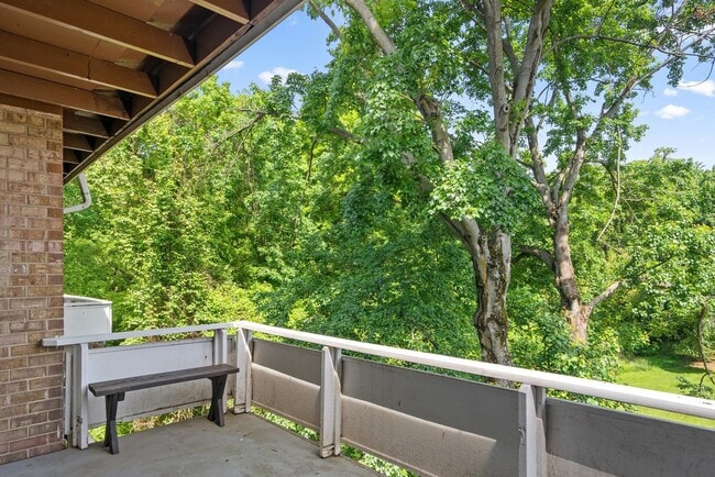 Building Photo - 558 Wilson Bridge Dr