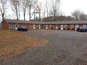 Building Photo - 301 McLeod St