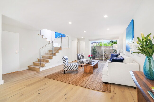 Modern Glass staircase - 1244 18th St