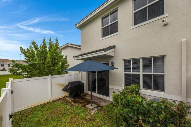 Building Photo - 156 SW 171st Ln