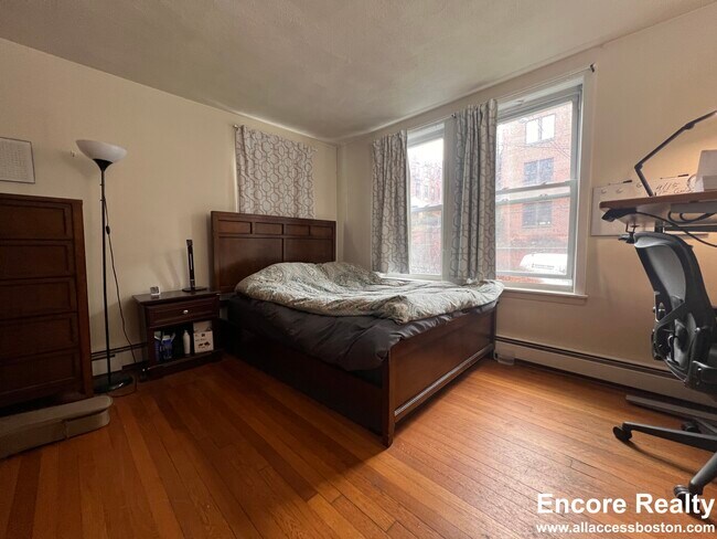 Foto del edificio - 316 Tappan St