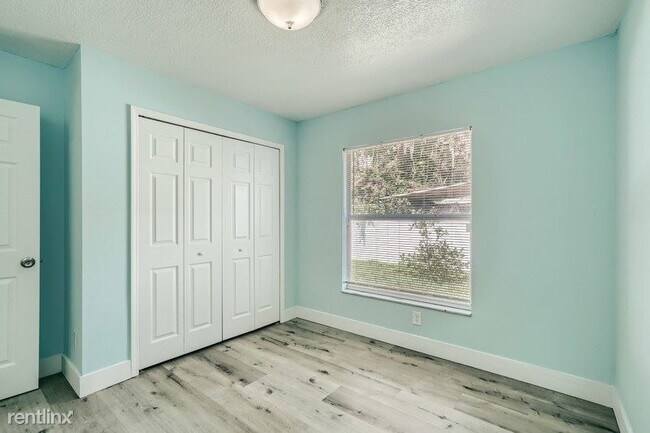 Building Photo - 3 br, 2 bath House - 5215 Peach Avenue UNIT