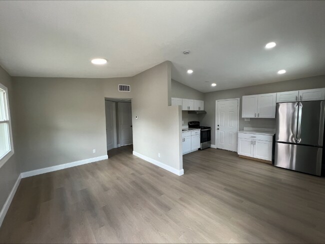 Foto del edificio - 3235 Oakley Ave S