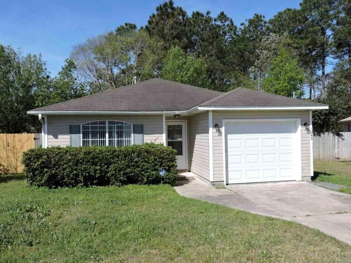 1093 Antigua Cir, Pensacola, FL 32506 House for Rent in Pensacola, FL