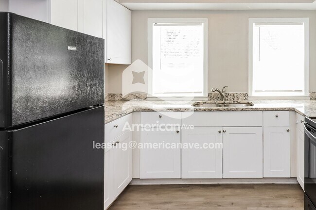Foto del edificio - 7859 James A Reed Rd
