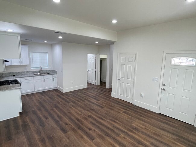 Building Photo - 6053 Vista De Oro