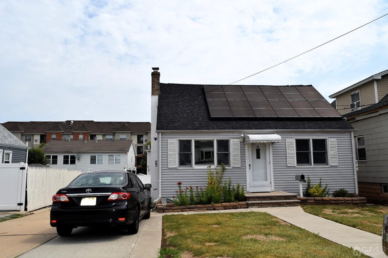 28 St Ann St, Carteret, NJ 07008 House Rental in Carteret, NJ