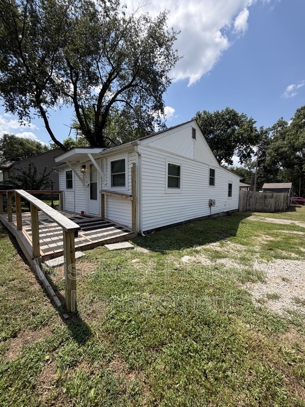 Building Photo - 1100 S Savage St