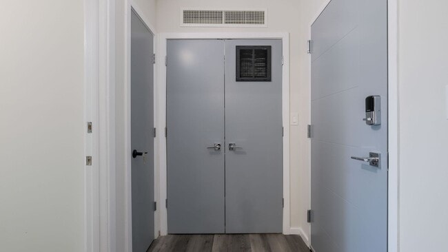 Interior Photo - 44West