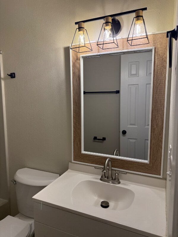 Foto del edificio - 706 Shady Ln Dr