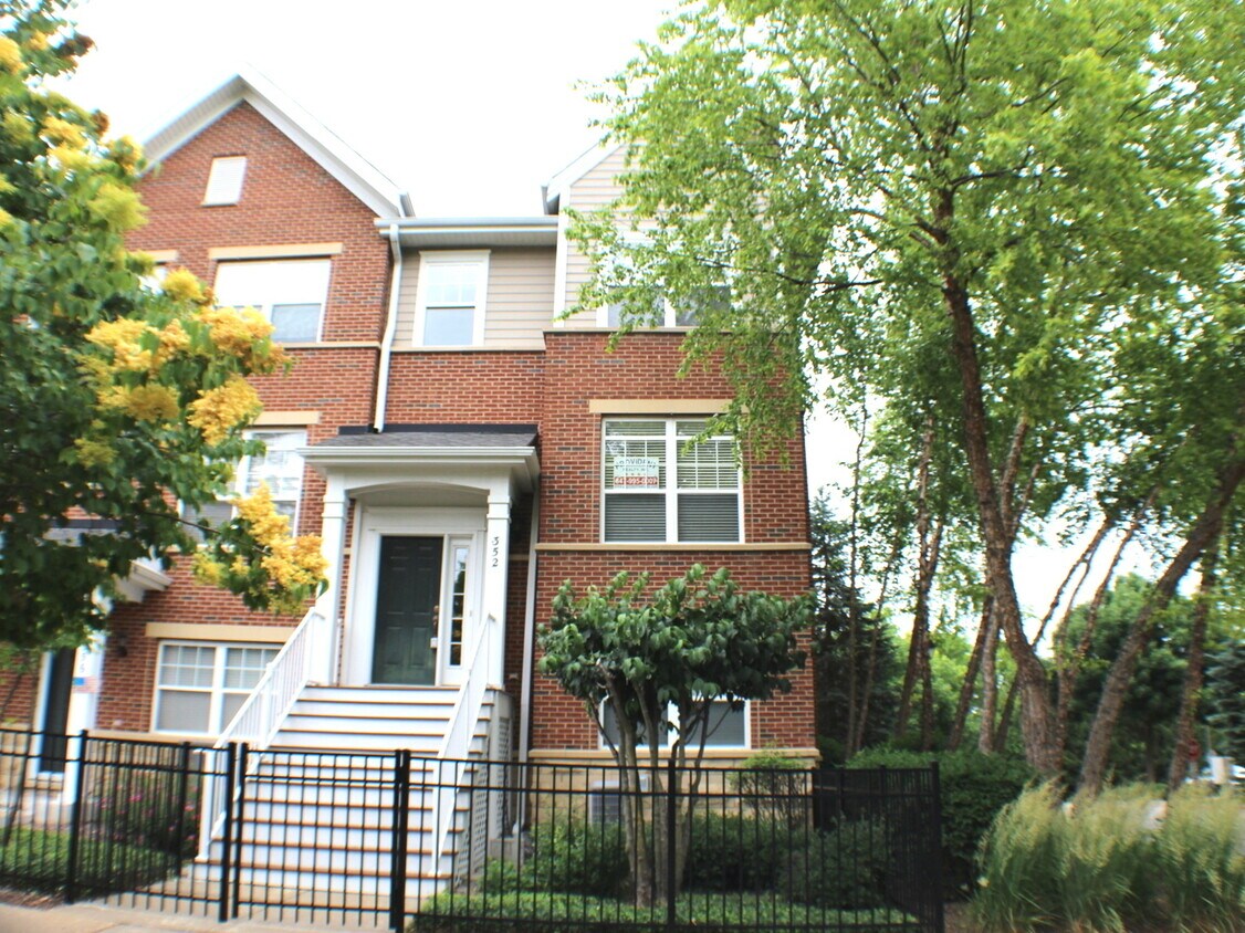 Foto principal - 352 W Wood St
