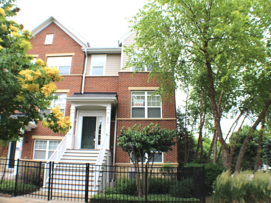 Primary Photo - 352 W Wood St