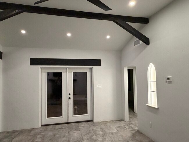 Foto del edificio - 3981 E Desmond Ln