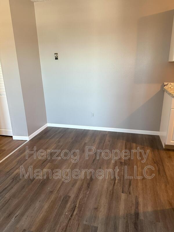 Foto del edificio - 829 Center St S