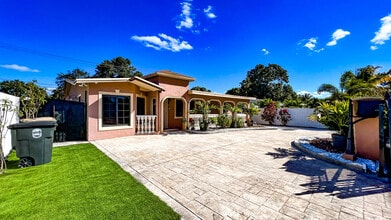 Building Photo - 12255 NW Miami Ct