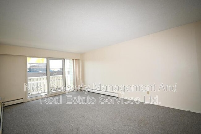 Building Photo - 879 Johnson St