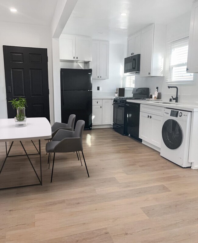 Foto del edificio - 458 Edgewood St