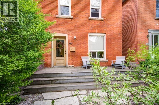 Building Photo - 97 Gladstone Ave