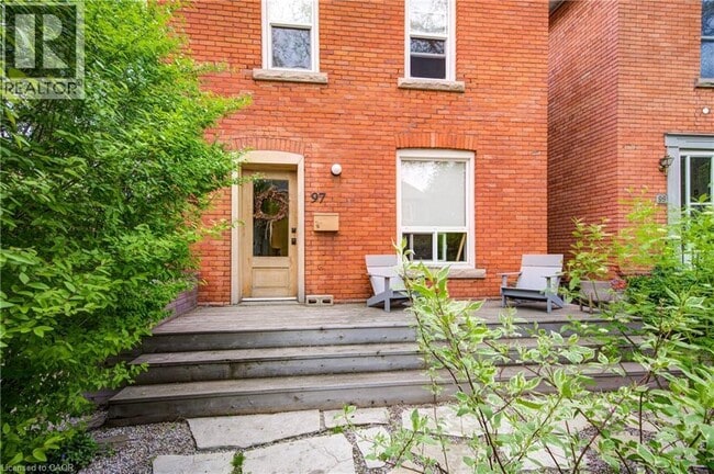 Photo du bâtiment - 97 Gladstone Ave