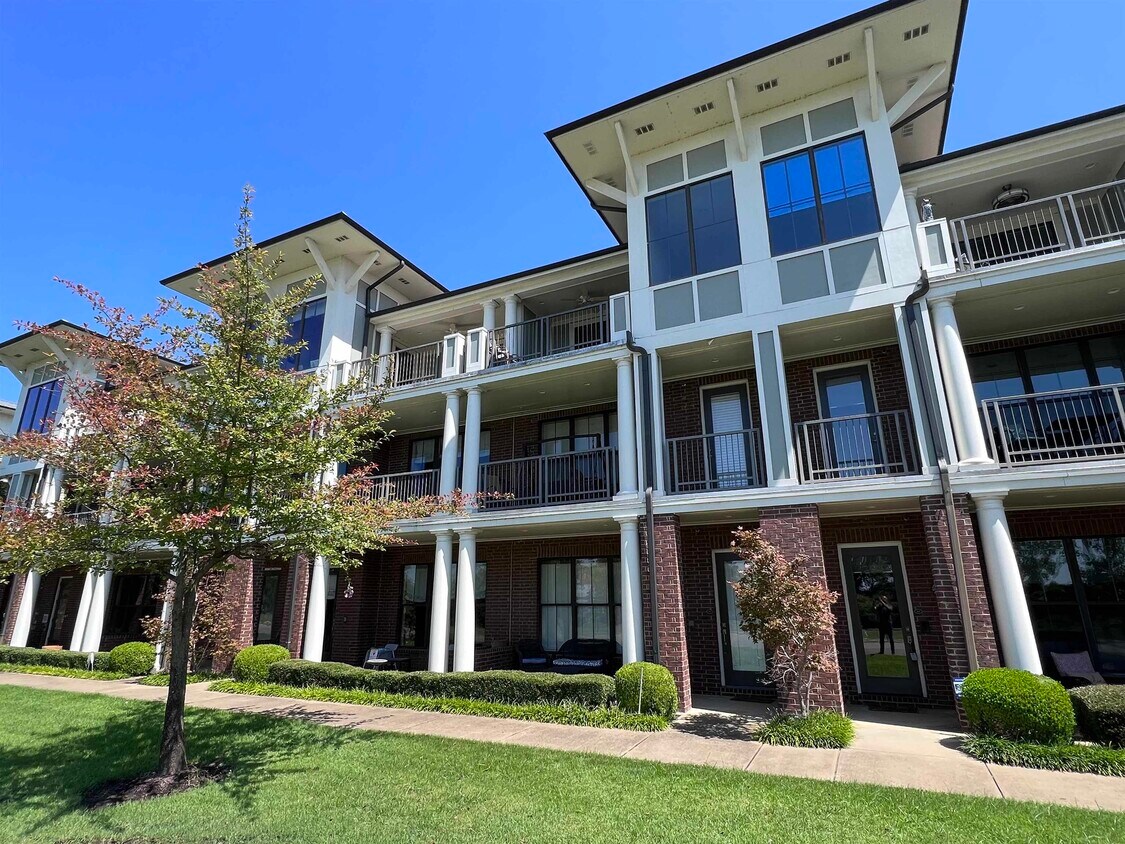 358 Island Dr Unit 103, Memphis, TN 38103 Condo for Rent in Memphis