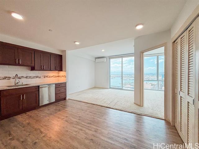 Foto principal - 555 South St