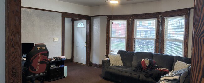 Foto del edificio - 4504 Beta Ave