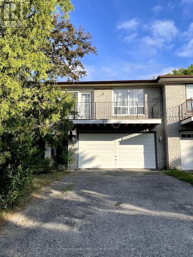 Building Photo - 37 Invergordon Ave