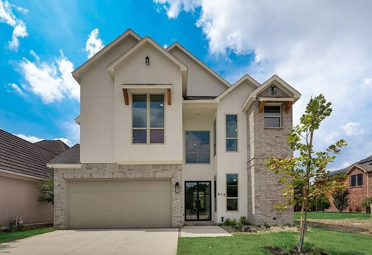 Foto principal - 914 St George Pl