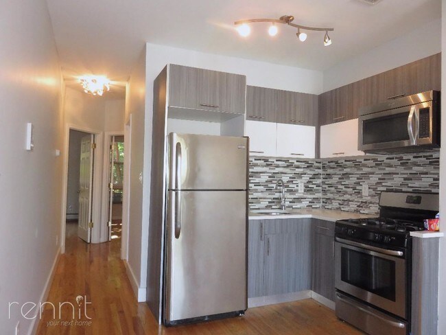 Building Photo - 802 Evergreen Ave