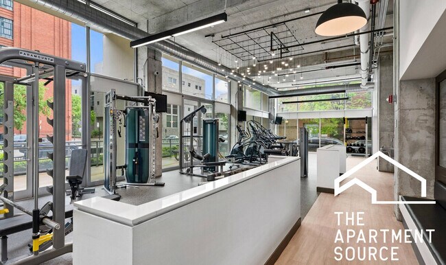 Building Photo - 915 W Huron St