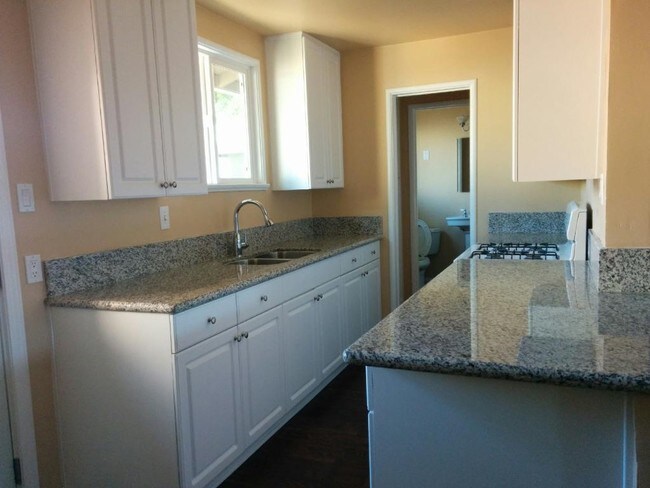Interior Photo - 1917 S Freeman St
