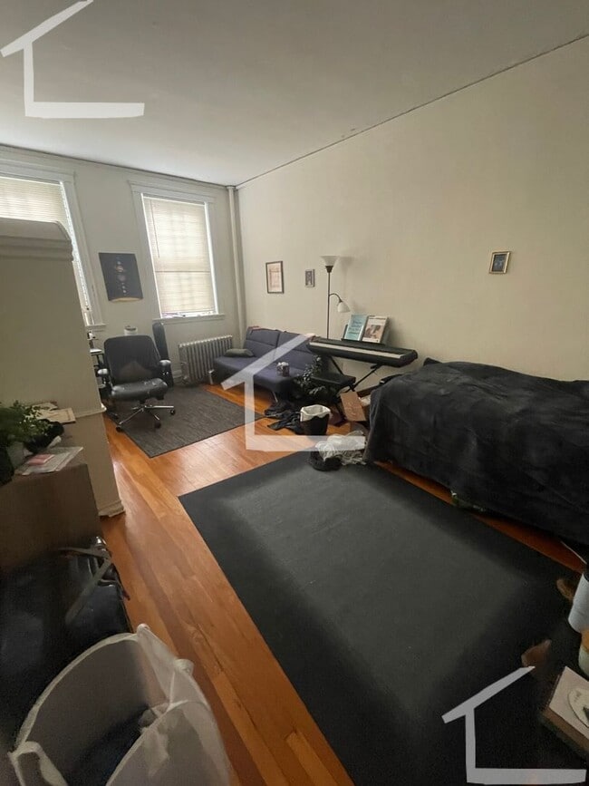 Building Photo - HOT ALLSTON LISTING!!!!