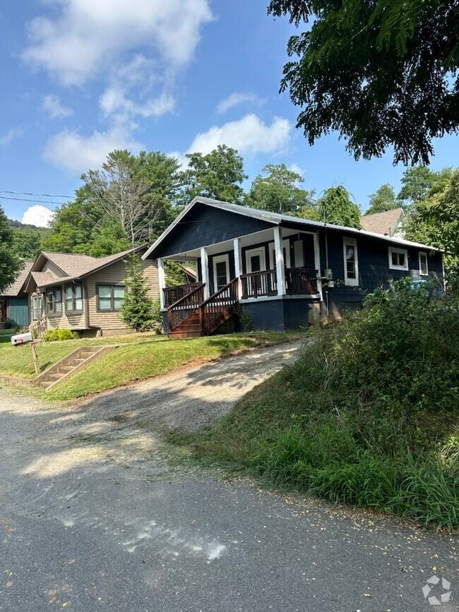 Building Photo - 114 Carolina Ave