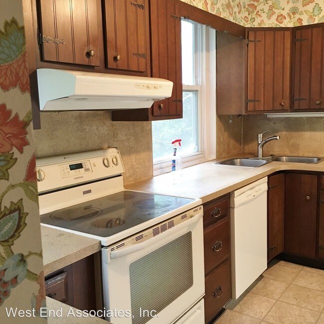 Building Photo - 3 br, 1.5 bath House - 2020 Whitehall Avenue