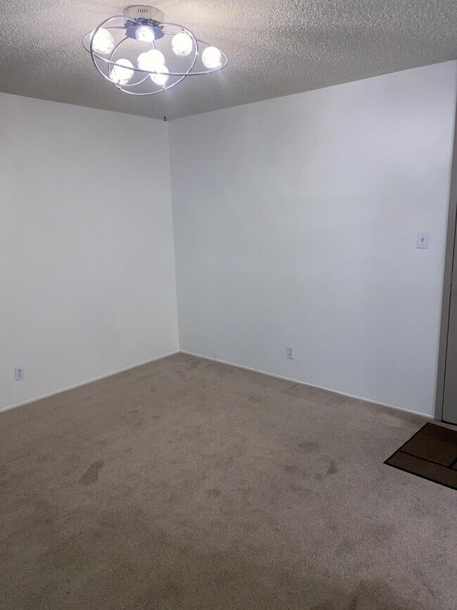 Foto del edificio - 8239 Shelter Creek Ln