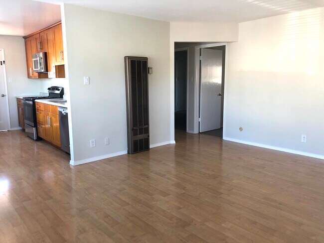 Building Photo - 400 San Anselmo Ave S