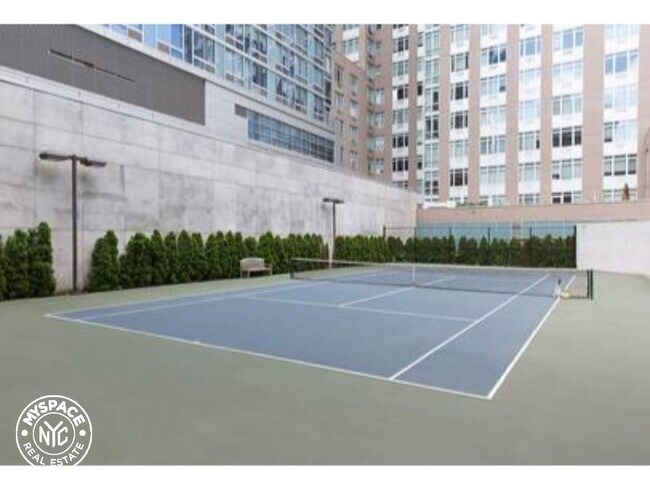 Building Photo - 229 W 60th St
