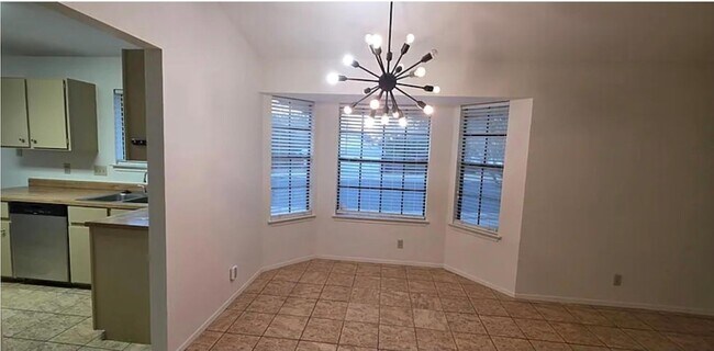 Building Photo - 1300 Tuffit Ln