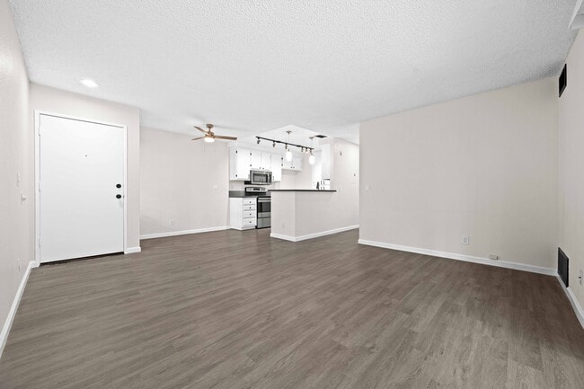 Building Photo - 8715 Weybridge Pl