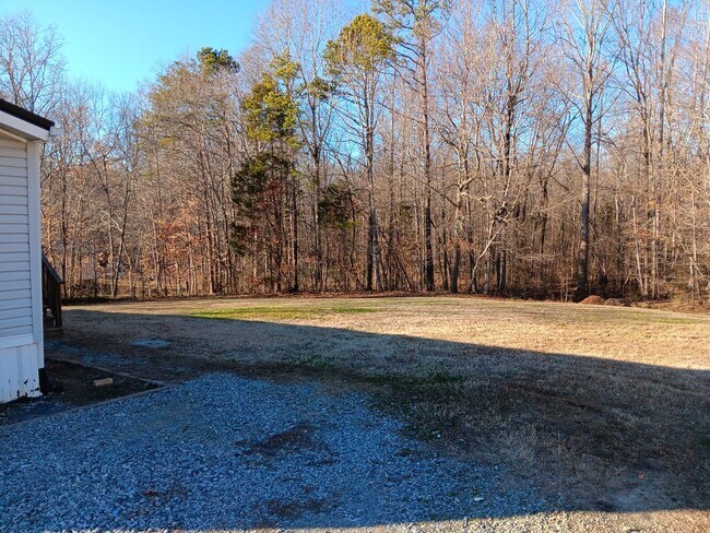 Foto del edificio - AVAILABLE NOW!