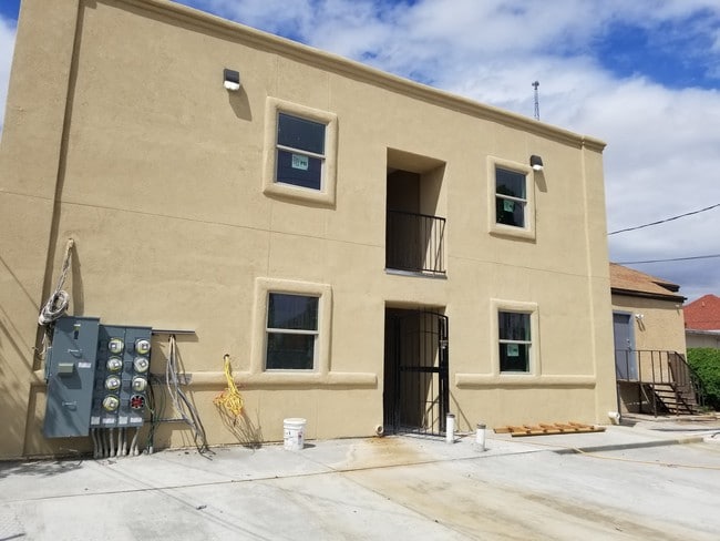 Building Photo - 1108 Myrtle Ave