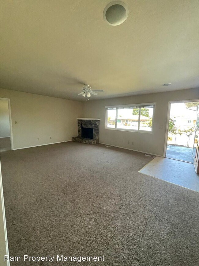 Foto del edificio - 3 br, 2 bath House - 1301 Gloria Dr