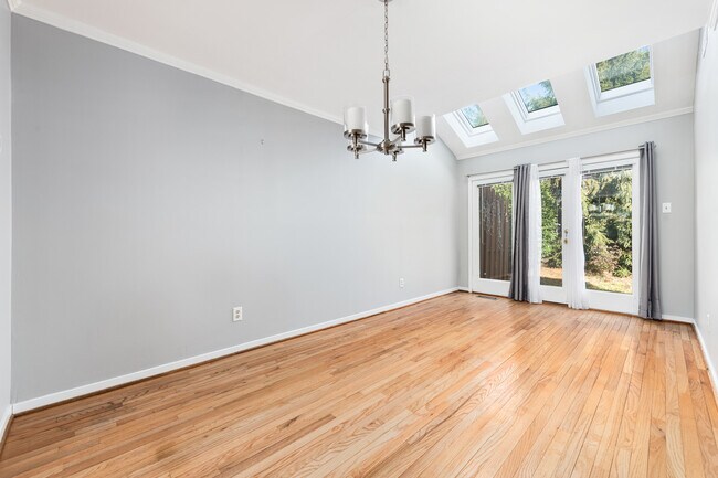 Building Photo - 41 Stonehurst Ct