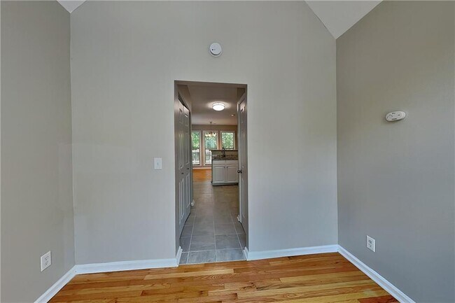 Foto del edificio - 3496 Heatherwood Ct