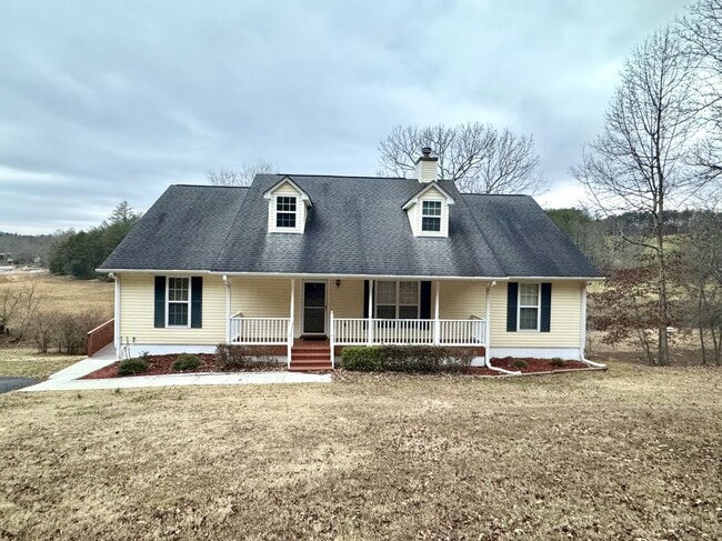 Building Photo - 863 Woodland Dr