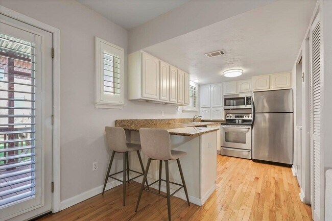 Foto del edificio - 517 E Jefferson St